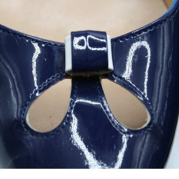 Manolo Blahnik Navy Patent Leather Heels Bow Cutout Size 9.5 (EU 39.5) Designer - Picture 2 of 7
